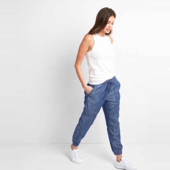 SOLD GAP | seamed light indigo jogger - Picture 4 of 8